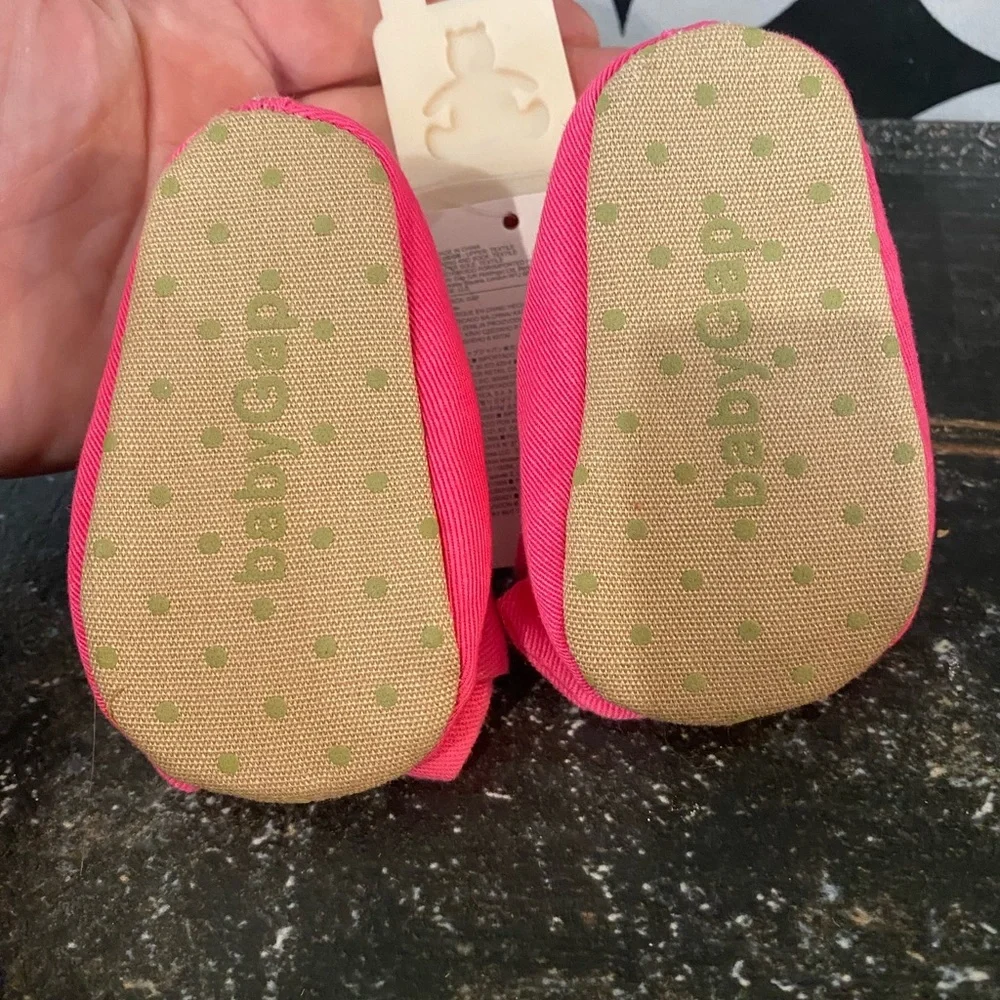 BABY GAP pink soft soles w/ bows🎀🎀 dress up your little with these sweet shoes